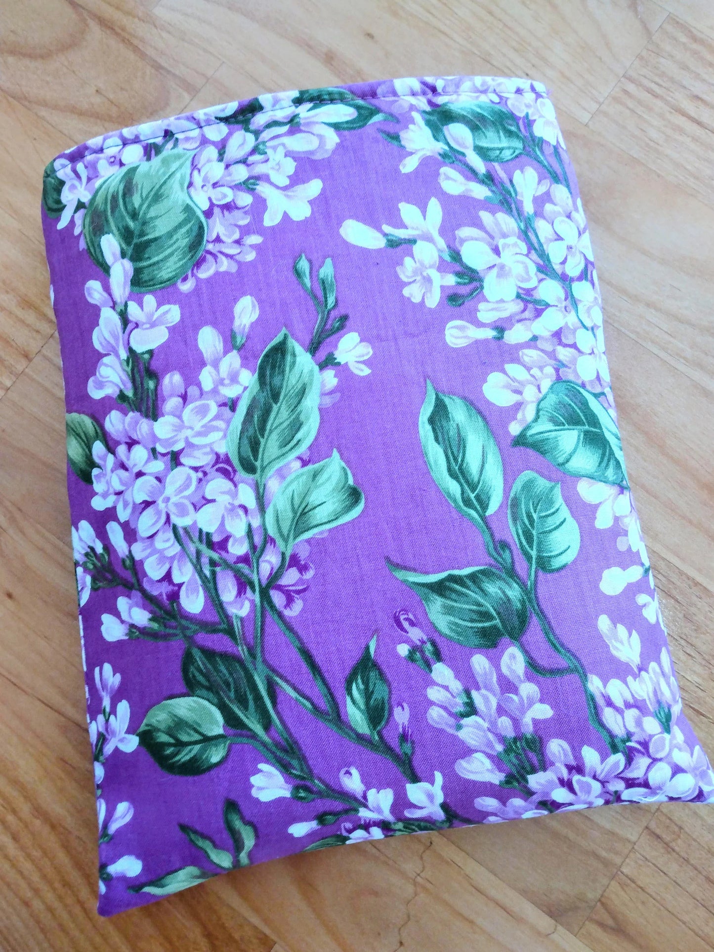 BOOK Lover GIFT - Padded Travel Sleeve - Book or iPad SLEEVE - Tablet eReader Kindle Sleeve - Case Tech Accessory - Made in Canada