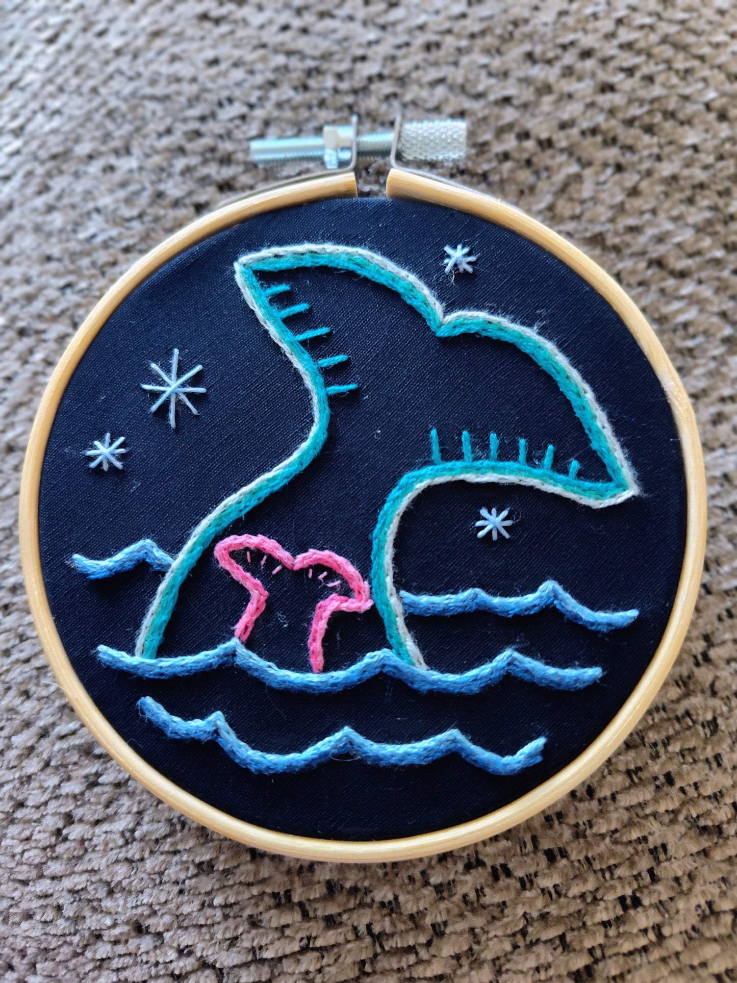 Mama + Baby Whale Tail Embroidery Hoop Art – Nautical Wall Decor – Coastal Ocean Embroidery – Small Beach House Decor